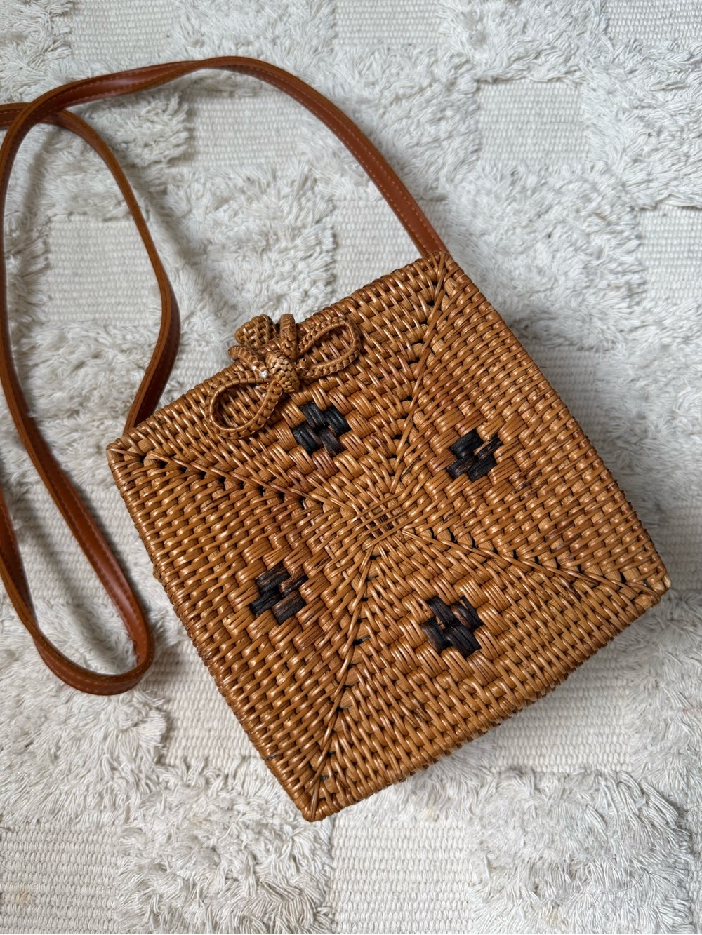 URBAN OUTFITTERS | rattan purse